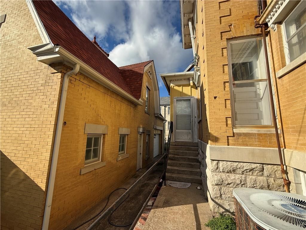 215 S 5th Street — photo 85