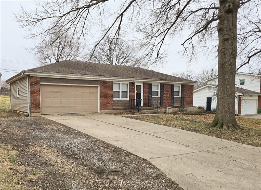 16824 E 31st Street S, Independence, MO