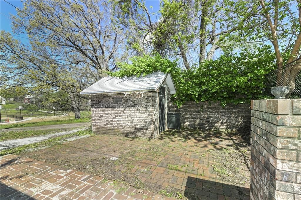 944 Sandusky Avenue — photo 20