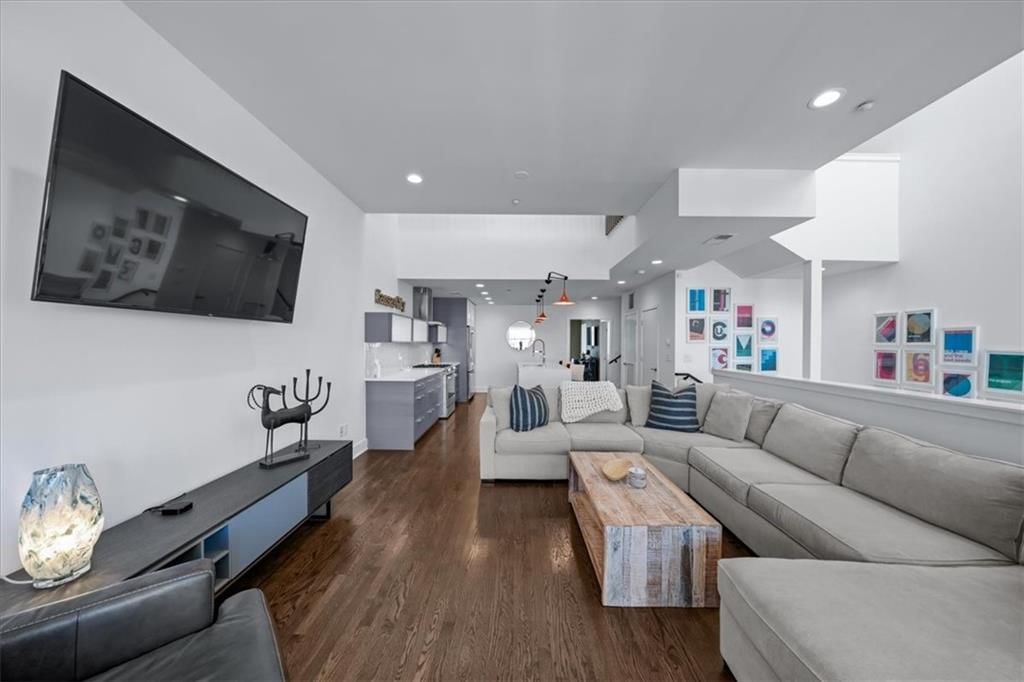 715 W 16th Street — photo 12