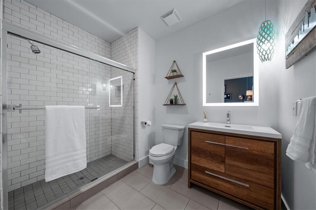 715 W 16th Street — photo 17