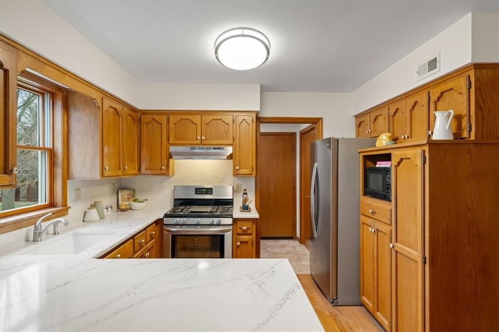 2224 NW Summerfield Drive — photo 9