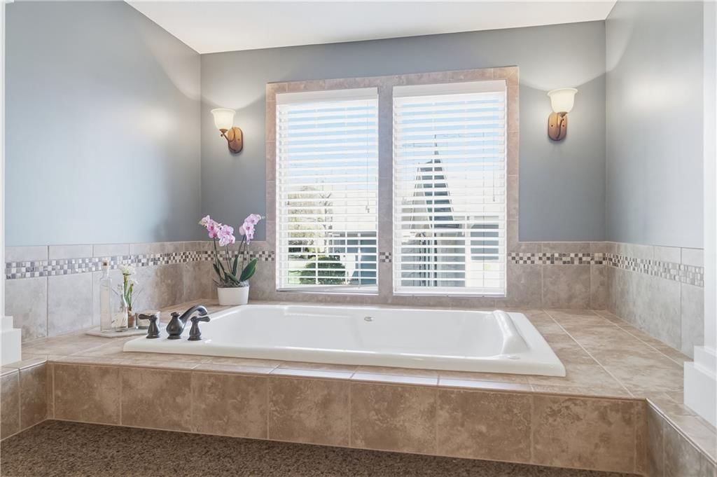 11415 W 165th Terrace — photo 36