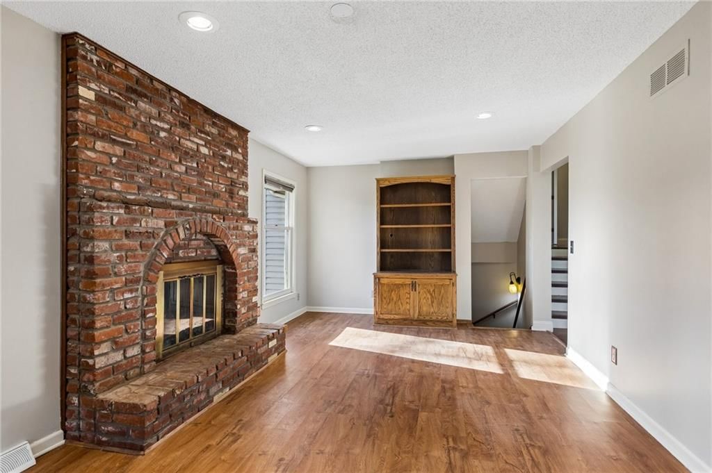 5929 N Mersington Avenue — photo 5