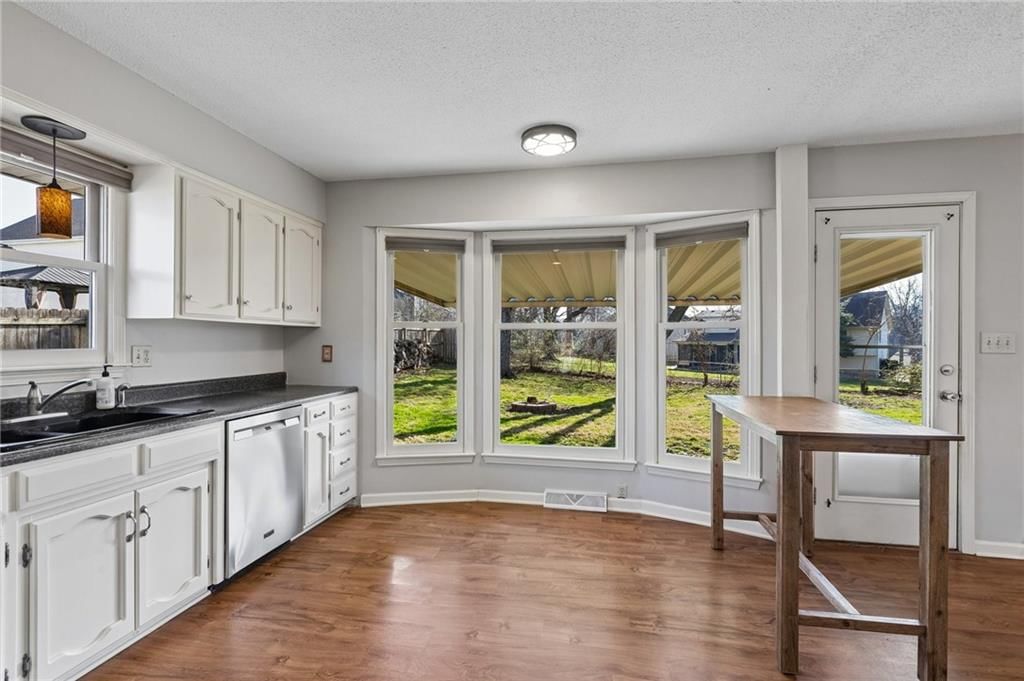 5929 N Mersington Avenue — photo 10