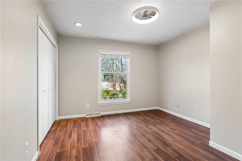 5929 N Mersington Avenue — photo 17