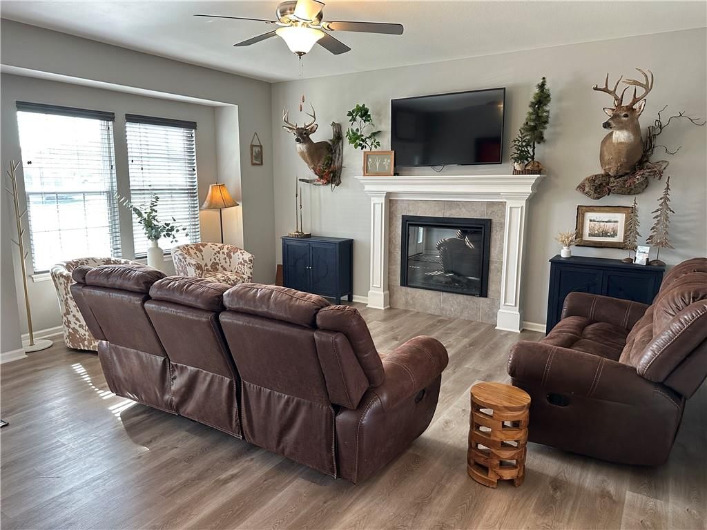 1203 SW Burns Court — photo 2