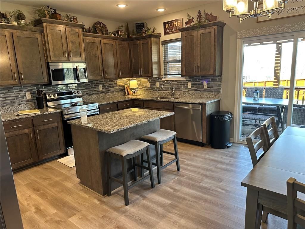 1203 SW Burns Court — photo 3