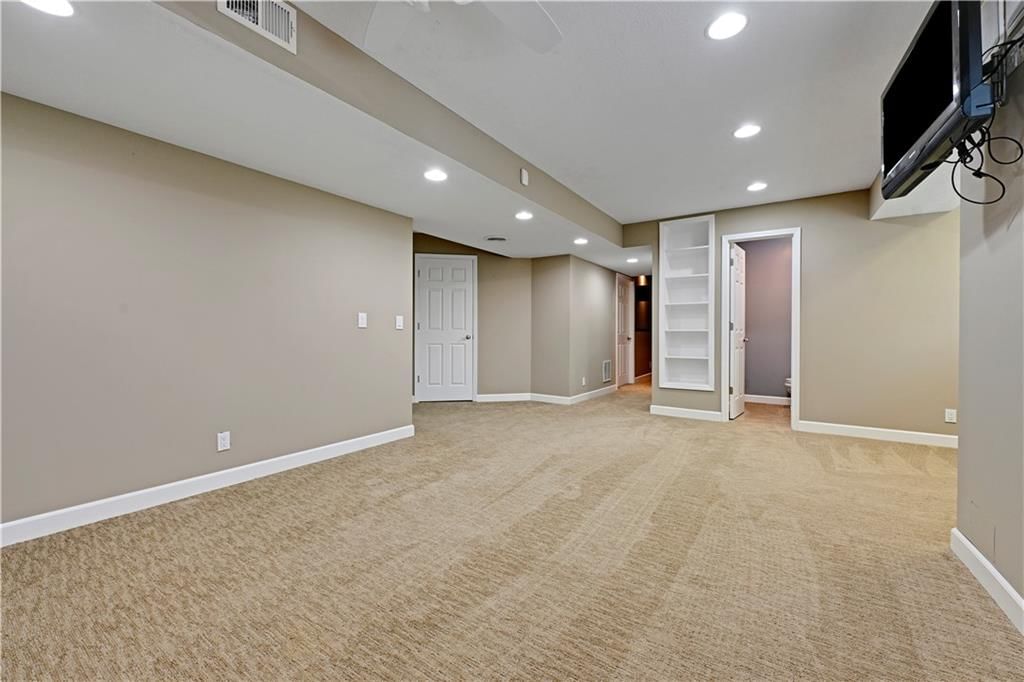 12455 ENGLAND Street — photo 31