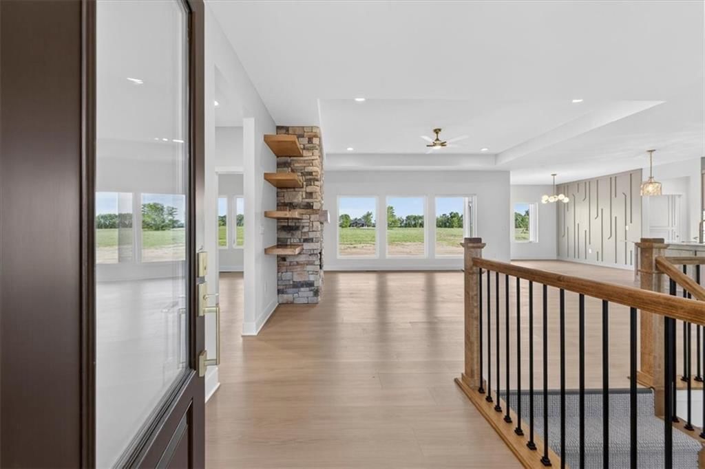 422 NE Lakota Drive — photo 5