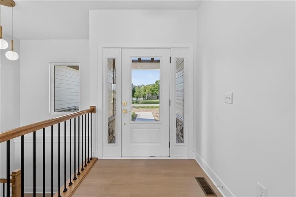 422 NE Lakota Drive — photo 6