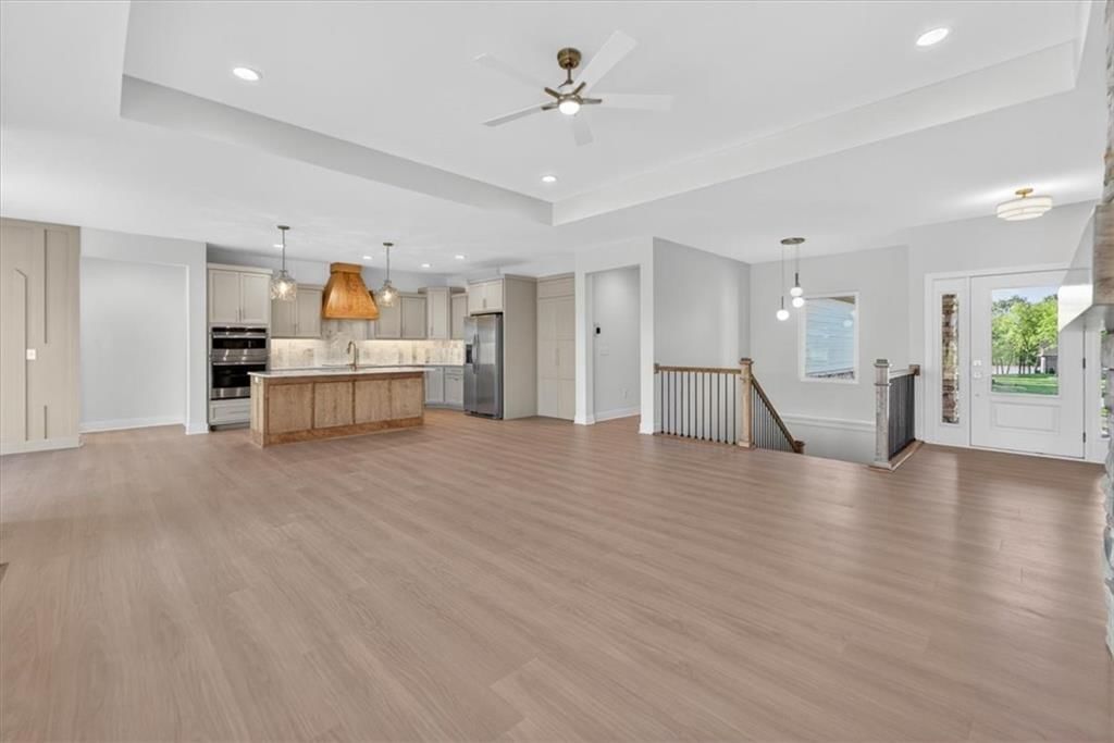 422 NE Lakota Drive — photo 8