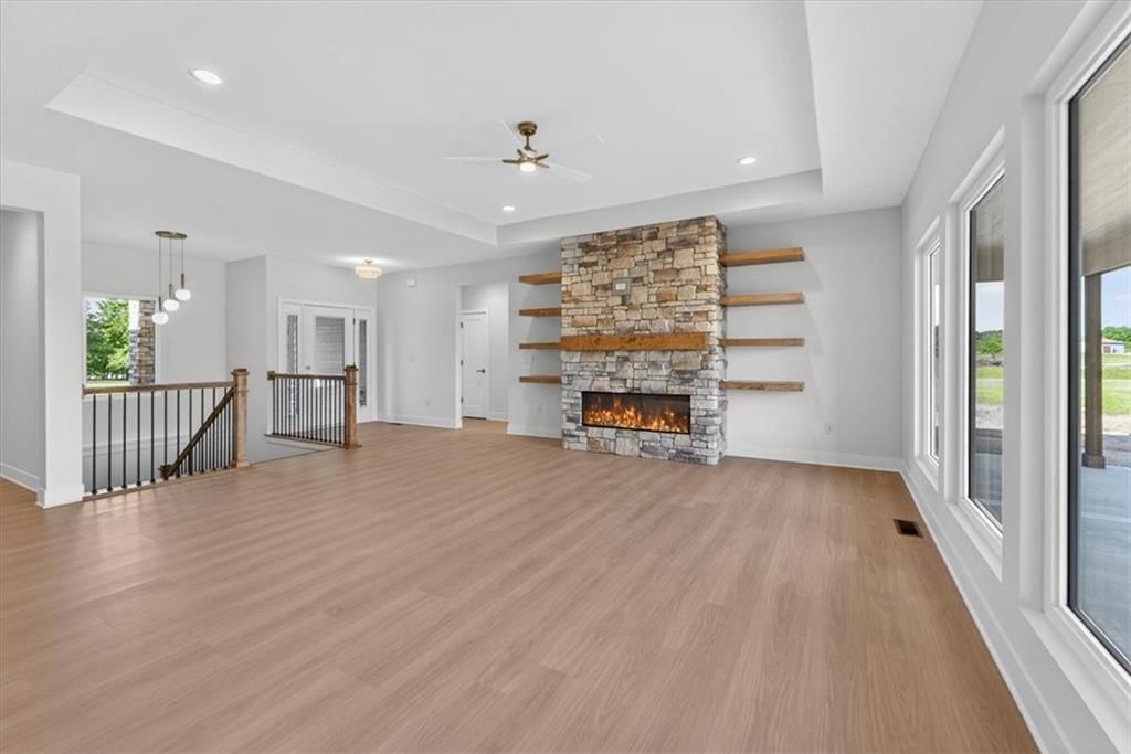 422 NE Lakota Drive — photo 9