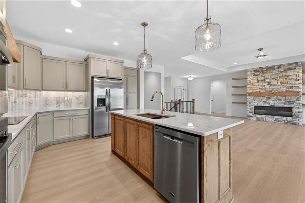 422 NE Lakota Drive — photo 16