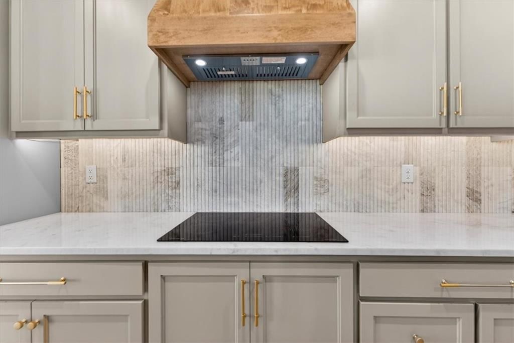 422 NE Lakota Drive — photo 18