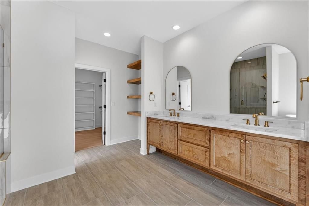 422 NE Lakota Drive — photo 38