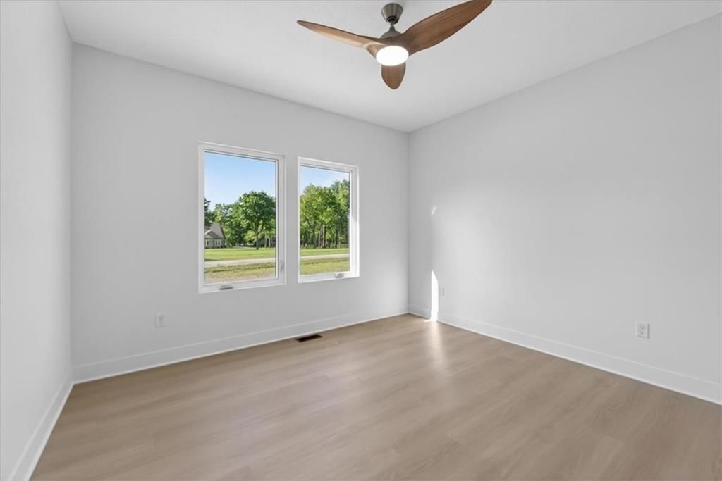 422 NE Lakota Drive — photo 43