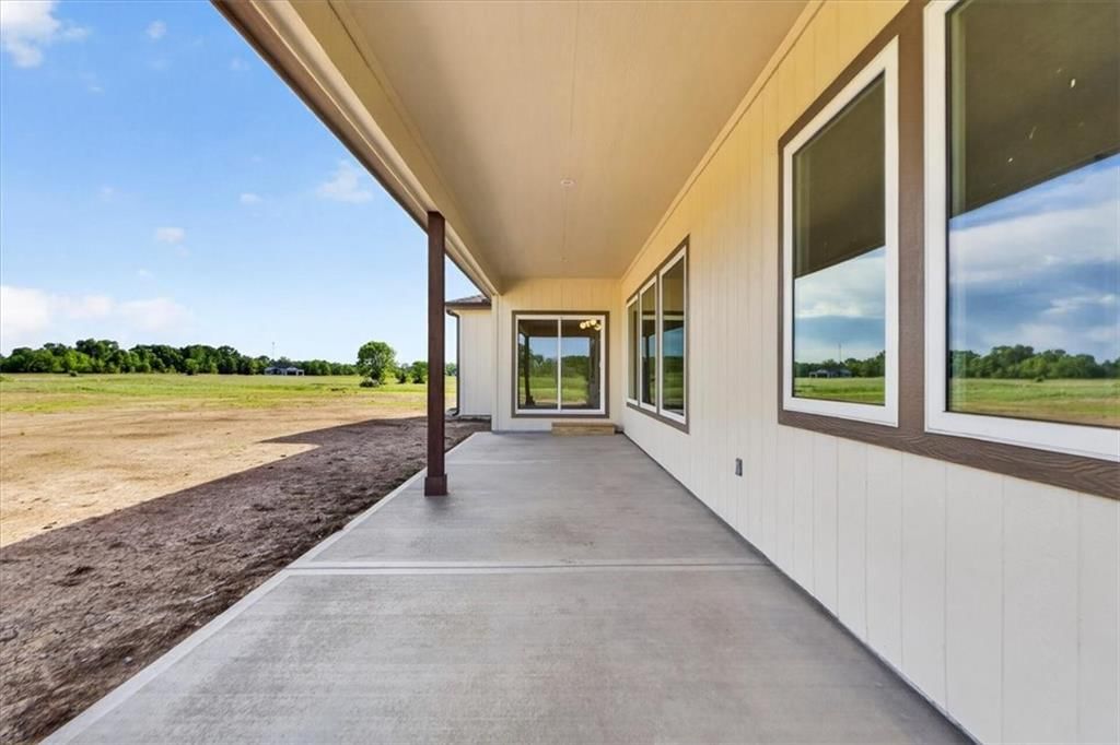 422 NE Lakota Drive — photo 59