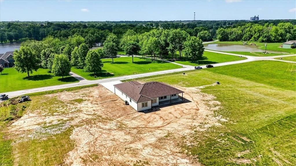 422 NE Lakota Drive — photo 64