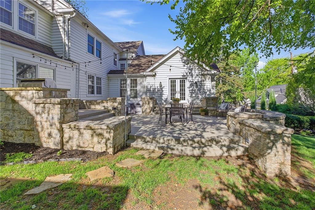630 W Meyer Boulevard — photo 49