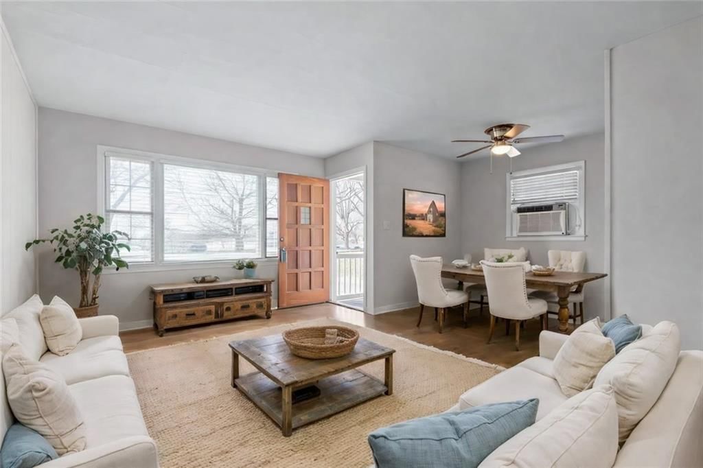 2005 S Hedges Avenue, Independence, MO