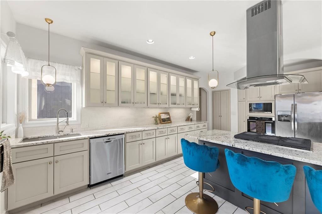 8901 N St Clair Avenue — photo 11