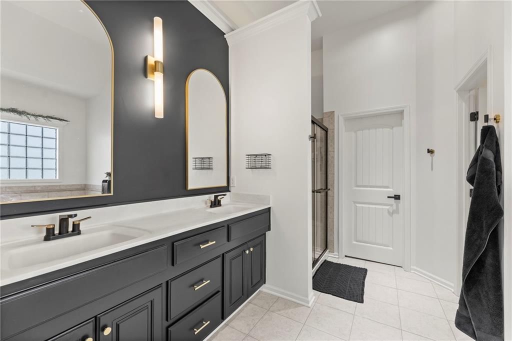 8901 N St Clair Avenue — photo 16
