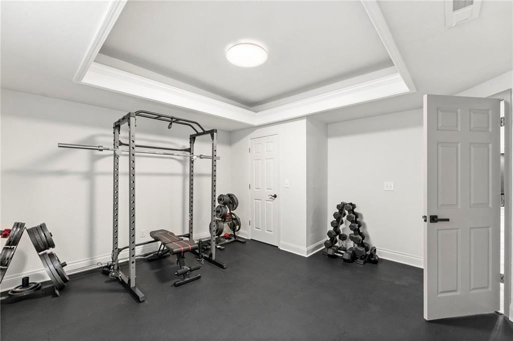 8901 N St Clair Avenue — photo 33