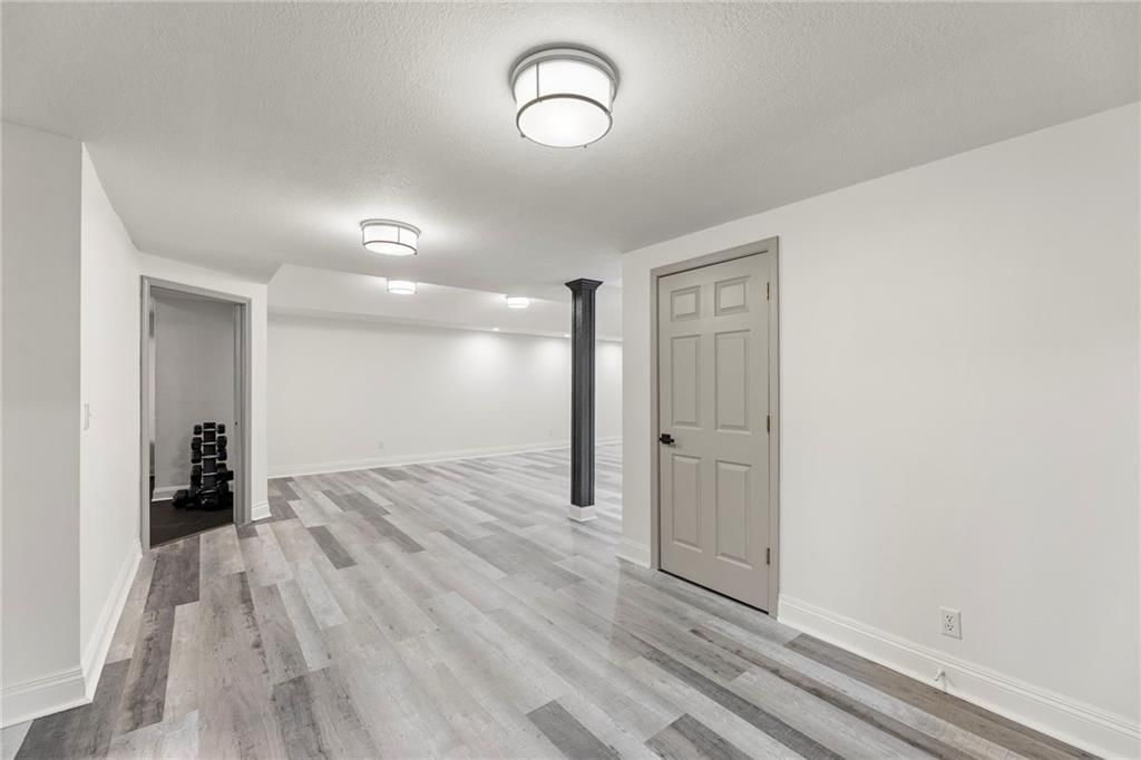 8901 N St Clair Avenue — photo 34