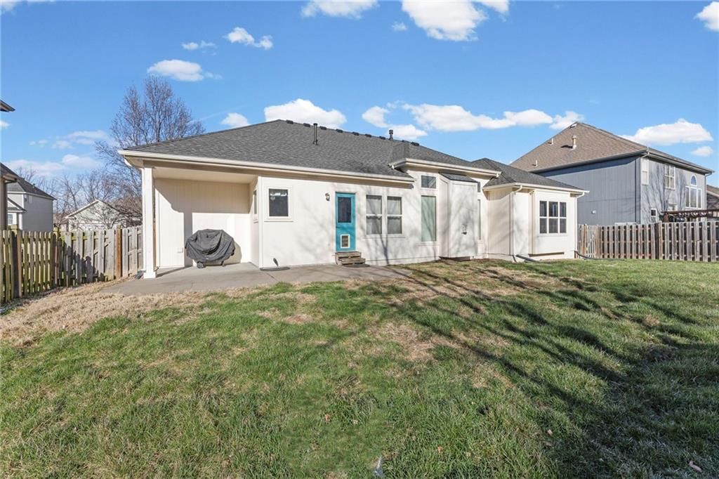 8901 N St Clair Avenue — photo 41