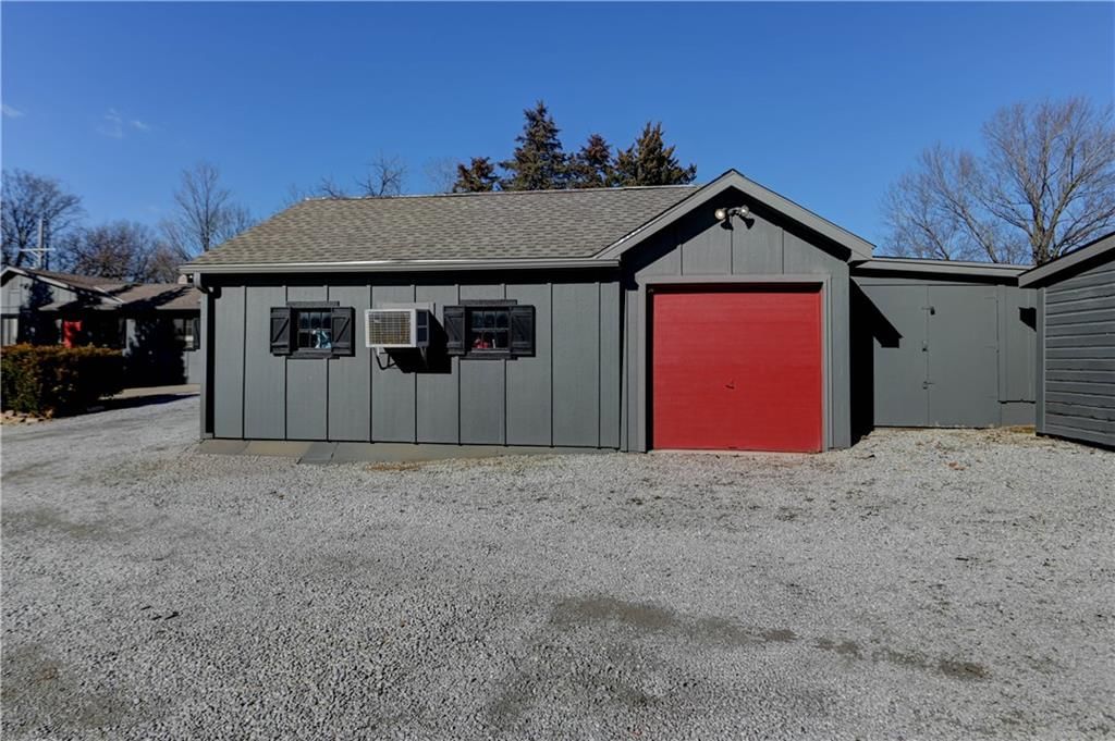 6121 NW Klamm Road — photo 27