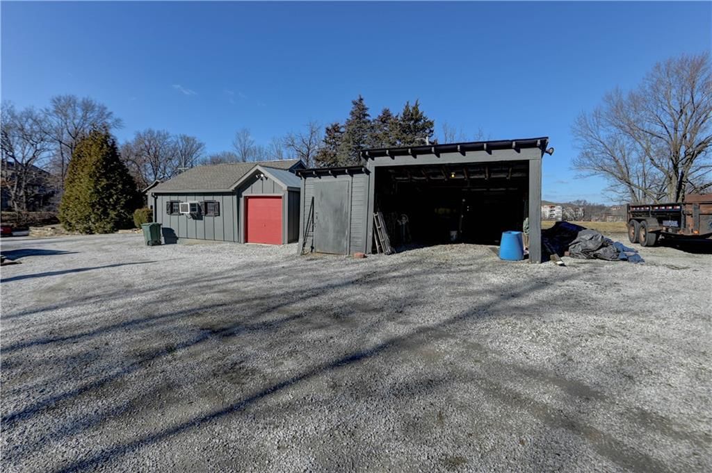 6121 NW Klamm Road — photo 28