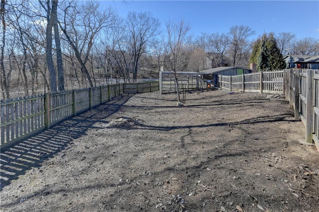 6121 NW Klamm Road — photo 33