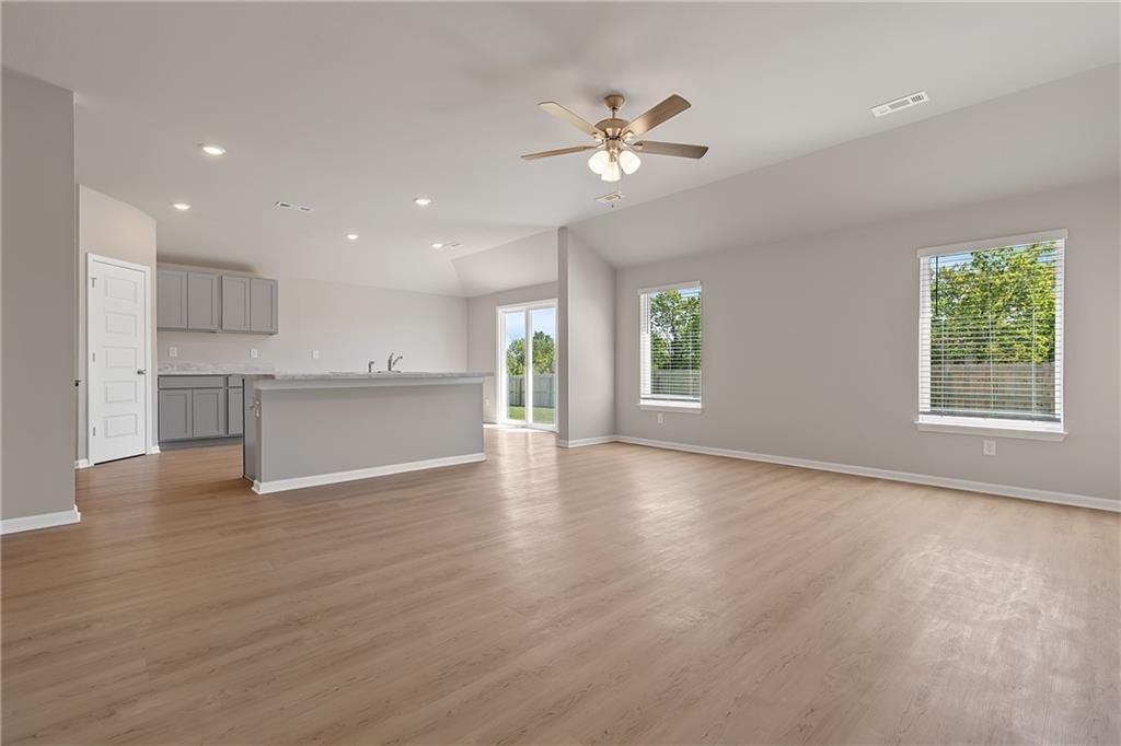 20847 Starside Street — photo 3