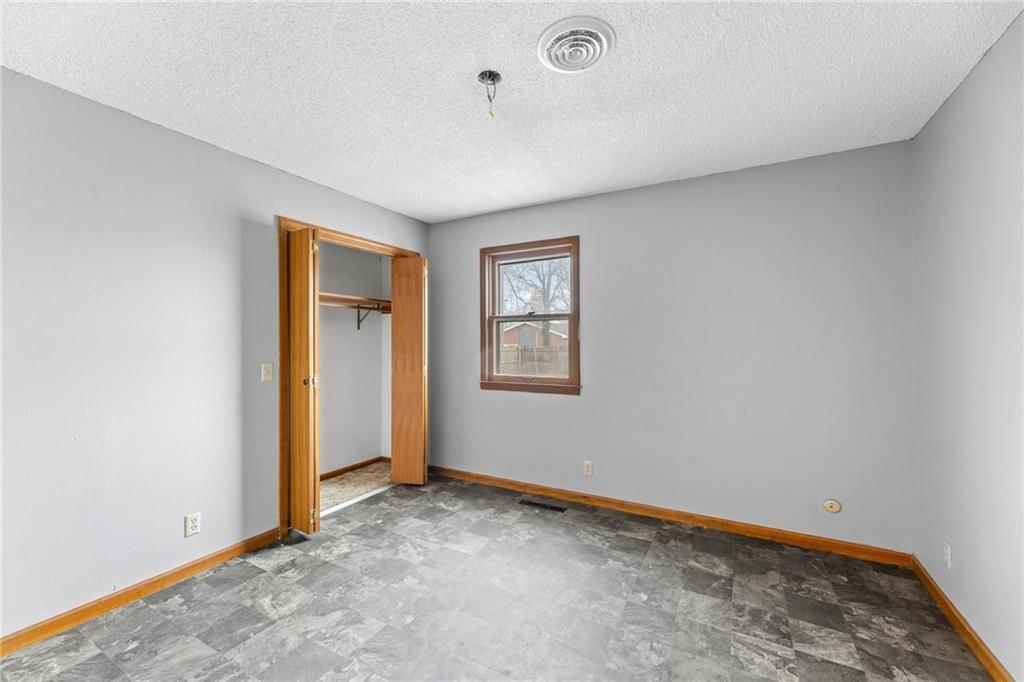 322 N 3rd Street — photo 15