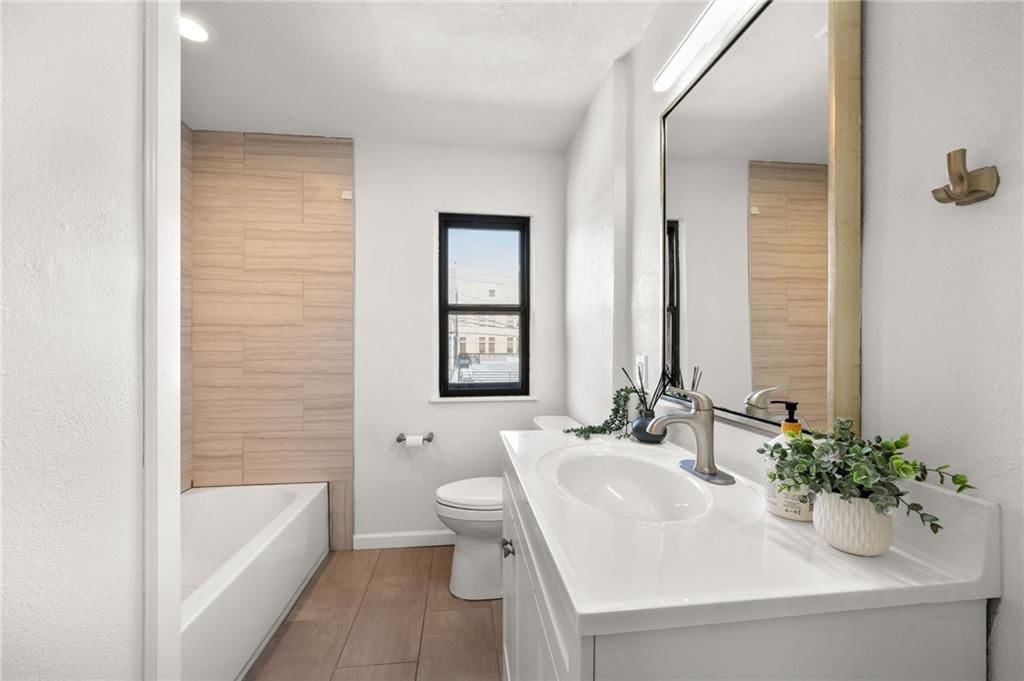 710 E 63 Terrace — photo 16