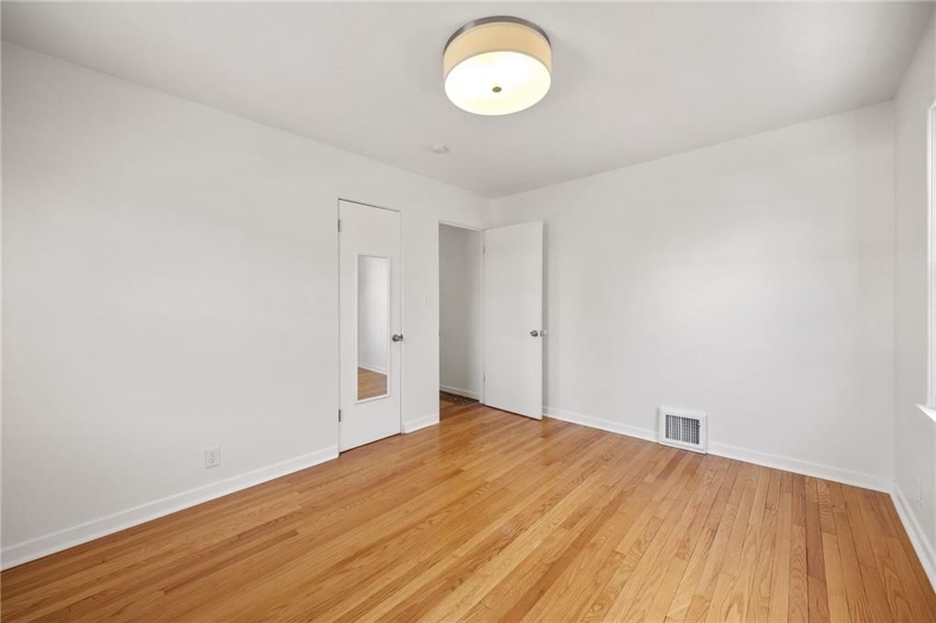 710 E 63 Terrace — photo 21