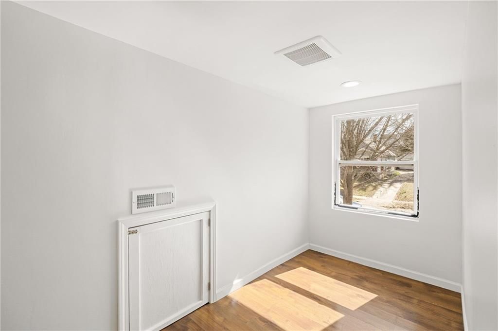 710 E 63 Terrace — photo 23