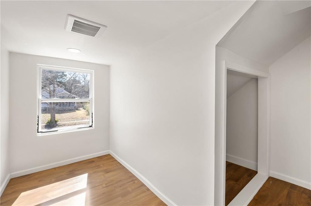 710 E 63 Terrace — photo 24