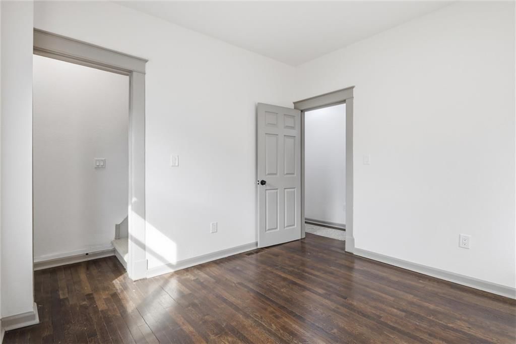 1311 E 29th Street — photo 27