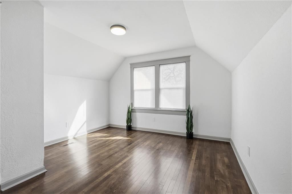 1311 E 29th Street — photo 32