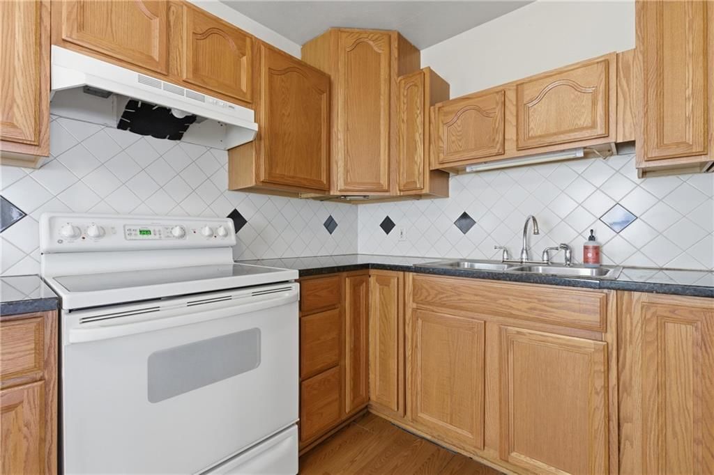 899 Williams Street — photo 13