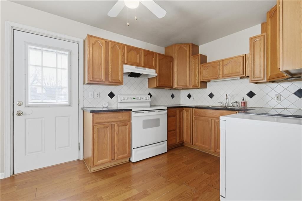 899 Williams Street — photo 15