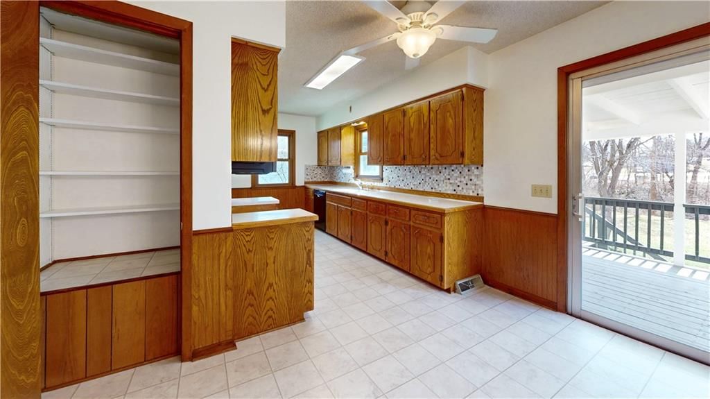 24 S Carriage Drive — photo 9