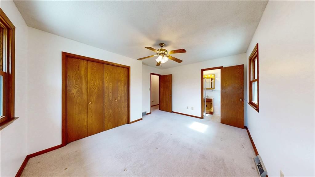 24 S Carriage Drive — photo 13