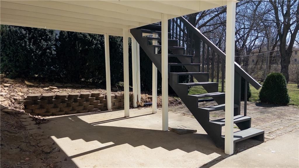 24 S Carriage Drive — photo 31