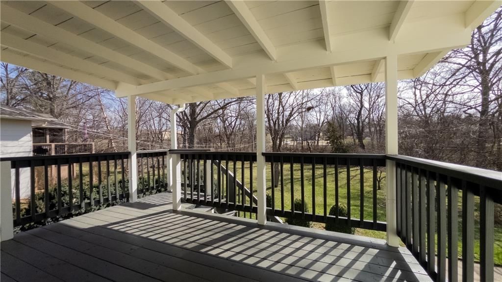 24 S Carriage Drive — photo 33