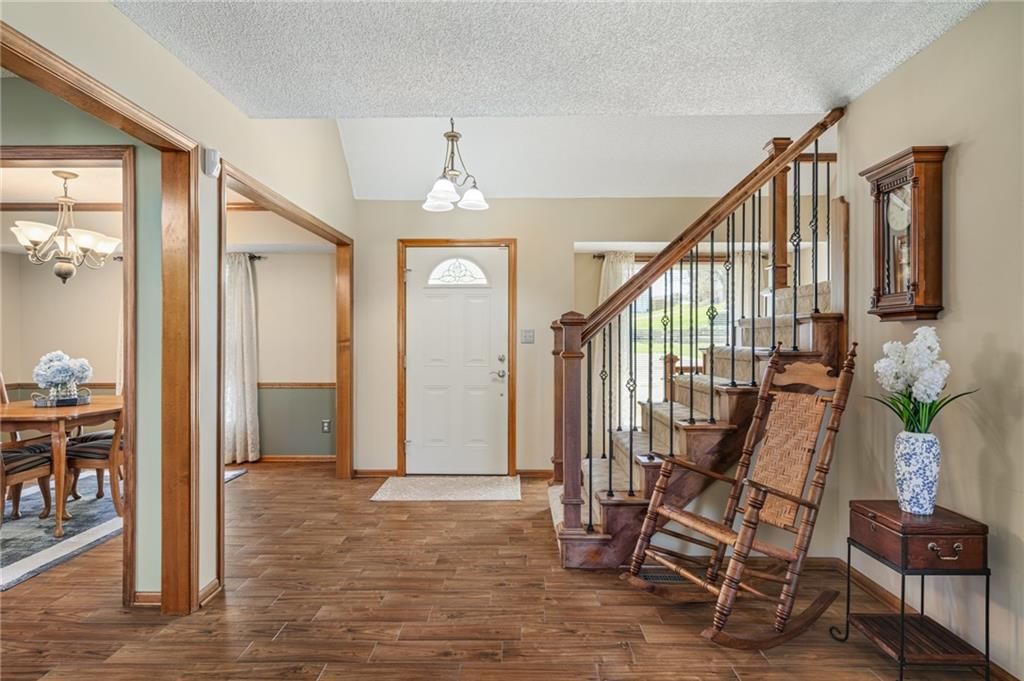 2401 SW Stonecreek Court — photo 8