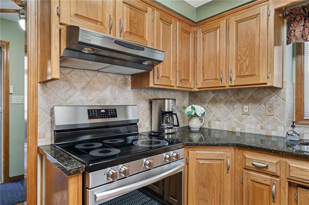 2401 SW Stonecreek Court — photo 20