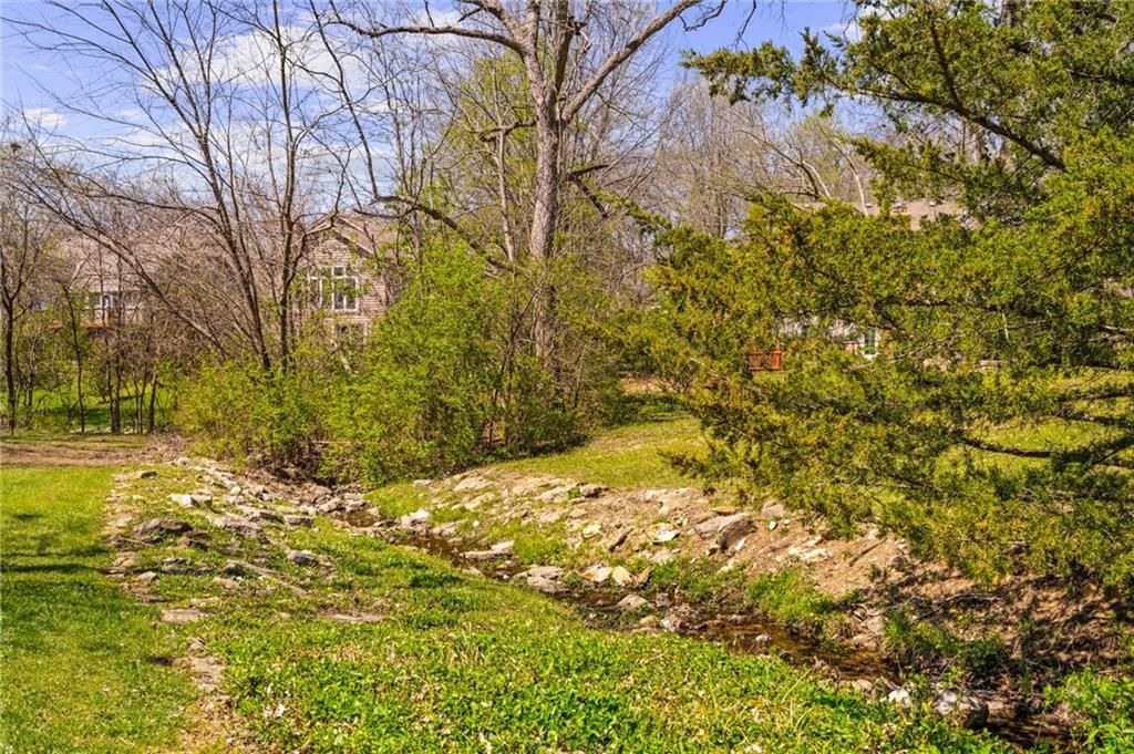 2401 SW Stonecreek Court — photo 55